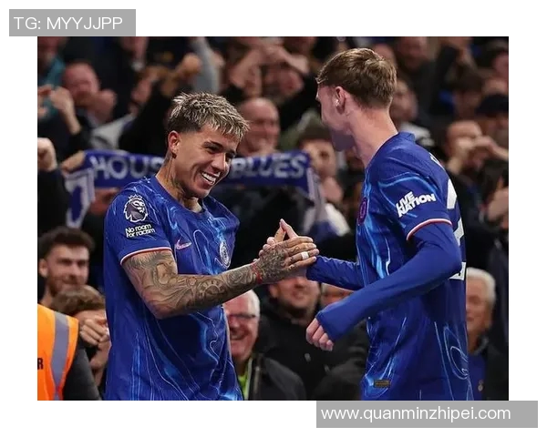 英国足球明星莅临澳门展开友谊赛引发球迷热烈追捧与期待